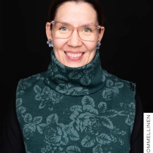 Merinokauluri, Babushka Roses - vihreä